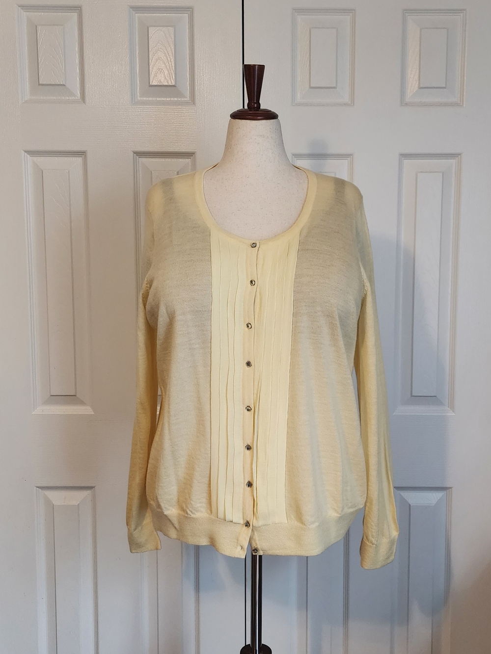 Talbots 3X Pale Yellow Silk Pleated Front Button Cardigan